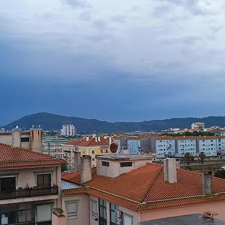 Ocean View 2 Bedroom Flat *