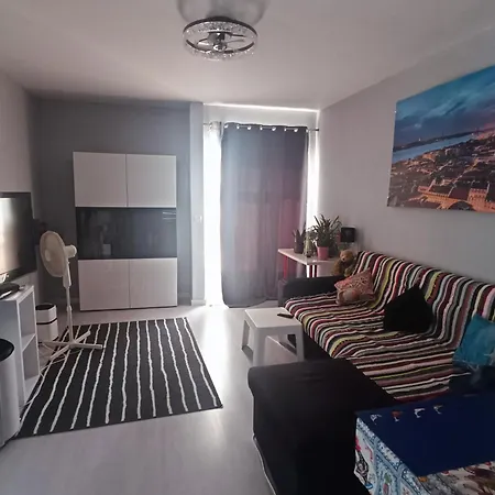 Ocean View 2 Bedroom Flat * 塞图巴尔