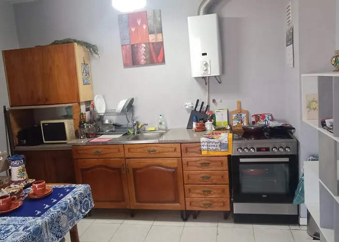 Ocean View 2 Bedroom Flat *